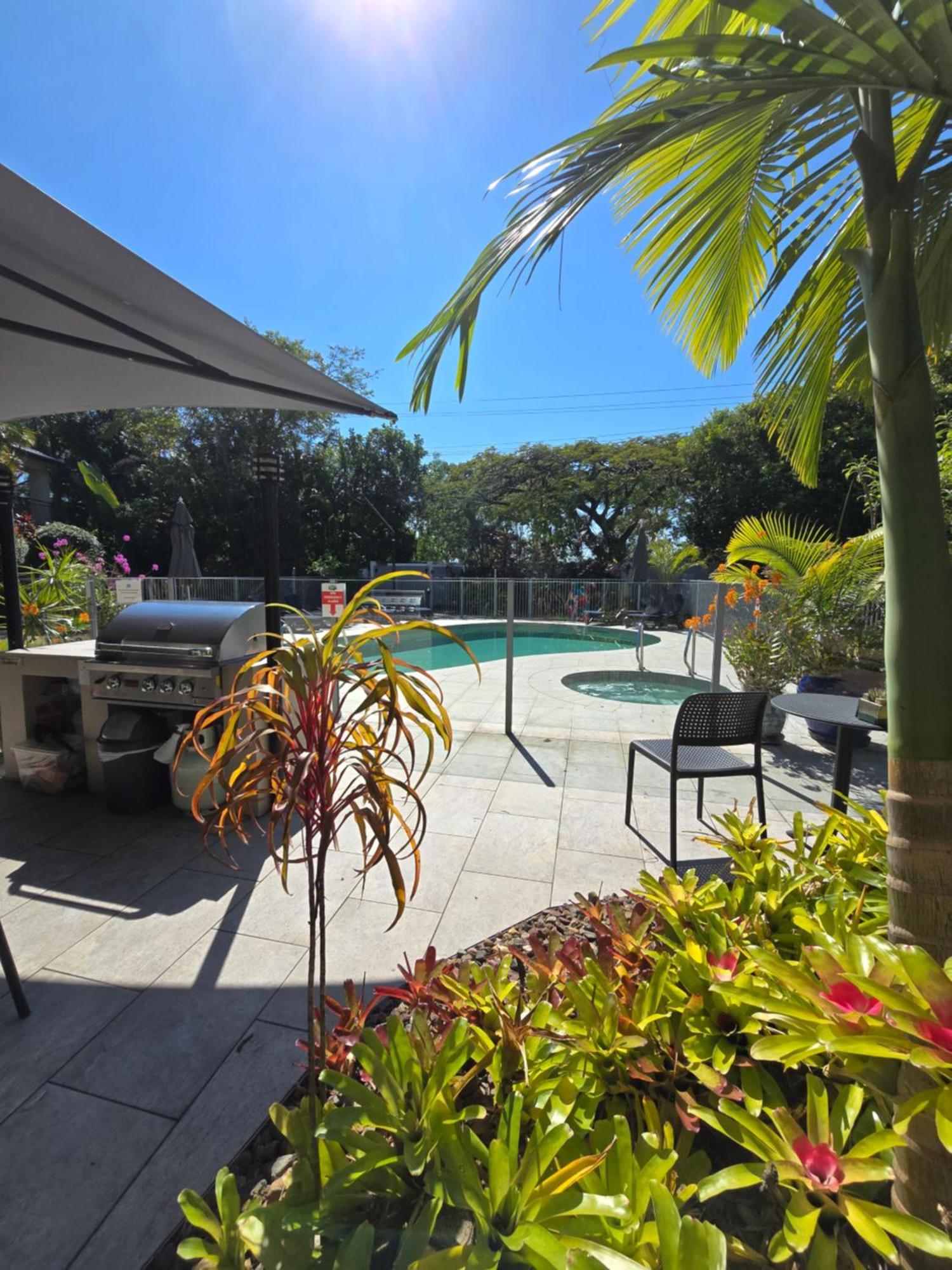 Noosa River Retreat Holiday Apartments Нусавил Екстериор снимка