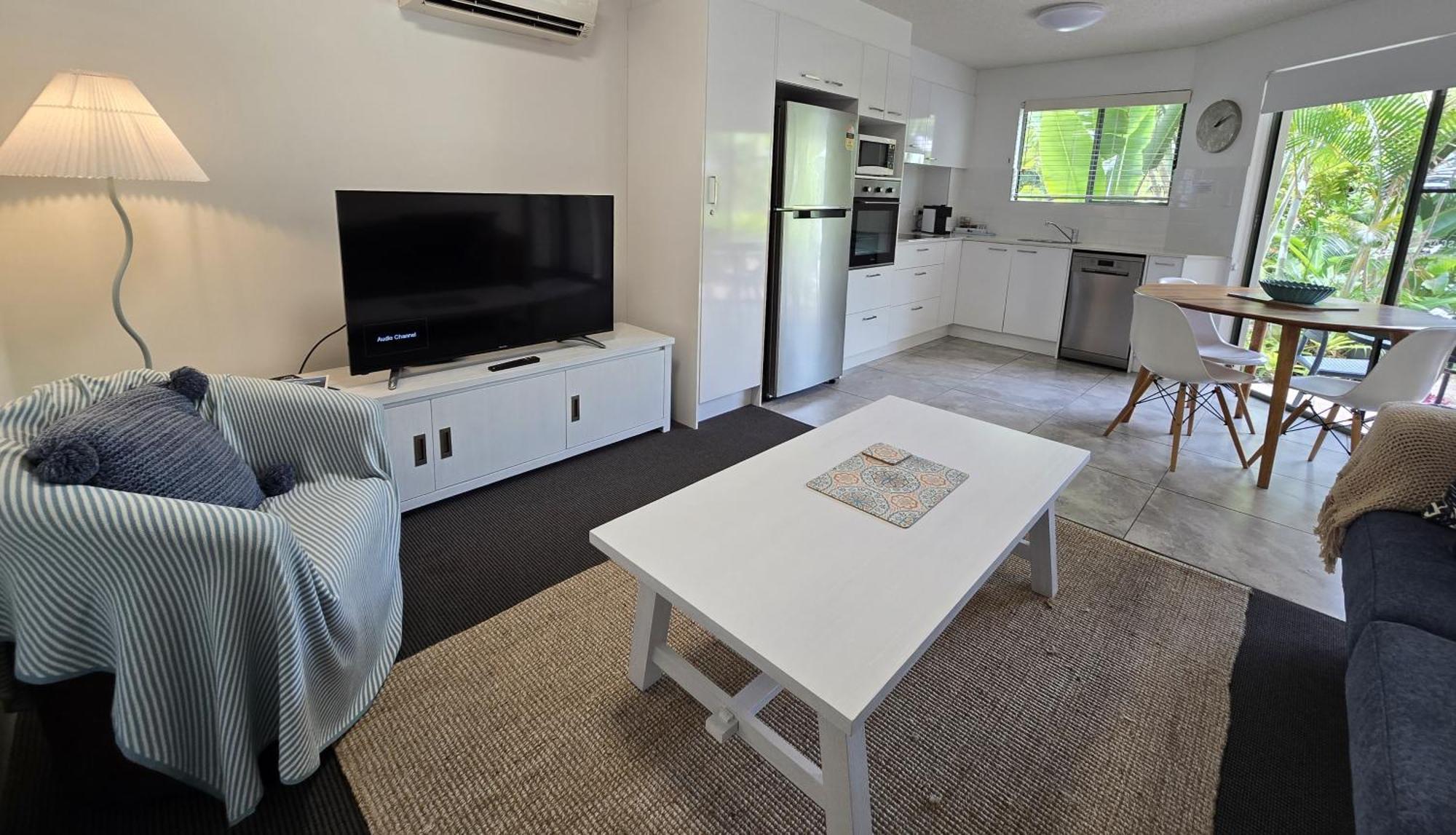 Noosa River Retreat Holiday Apartments Нусавил Екстериор снимка